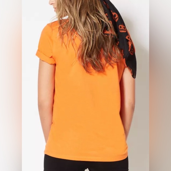 NEW SPIRIT HALLOWEEN Women’s Pumpkin V Neck T-Shirt - Picture 2 of 6